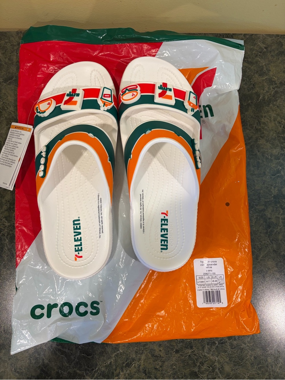 Crocs x 7-Eleven Mens size 11 White, Green & Orange Slide Sandals